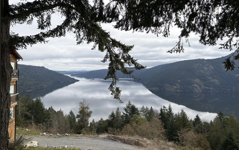 Coombs Day Trip from Victoria: Goats on the Roof, Donuts & Nature